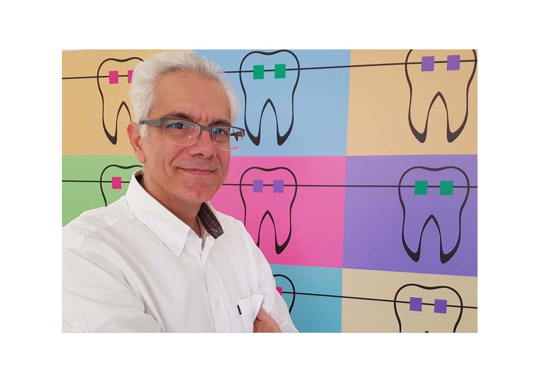 Στρατής Λιαρέλλης - Ειδικός Ορθοδοντικός - D.M.D. Orthodontist